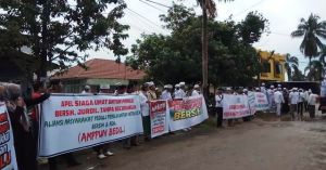 Gelar Apel di KPU, Ini Tuntutan FUI dan AMPPUN BEDIL Untuk Pemilu Bebas Kecurangan