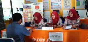 Urus Pindah Memilih Buat Anak yang Kuliah di Padang, Warga Ini Tak Mau Suara Hilang
