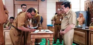 Tandatangani Perjanjian Kinerja Wujudkan Manajemen Pemerintahan Efektif, Transparan dan Akuntabel