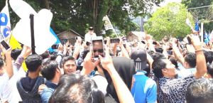 Tiba di RCC Jambi, Ribuan Warga Teriak Prabowo Presiden