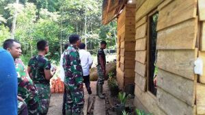 Karya Bakti Kodim 0417/Kerinci  Hadirkan Bedah Rumah, Eko Terharu