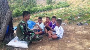 Kopda Herpan Berhasil Buat Anak-Anak Tertawa karena Dongeng