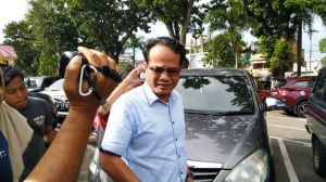 Keluar dari Ruang Penyidik KPK, Dodi Hanya Senyum-Senyum       