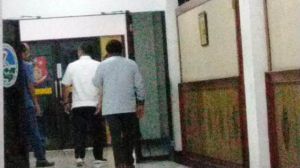 Mantan Kadis PUPR dan Dua Anggota Dewan Keluar dari Ruang Pemeriksaan KPK di Polda Jambi