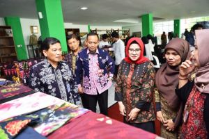 Sekda Budidaya Menutup Pelatihan Batik Tulis 3 in 1 Dekranasda