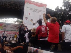 Walikota Jambi Tunjukkan Simulasi Pencoblosan Capres 01