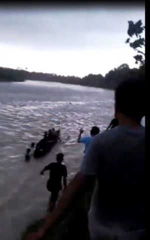  Jembatan Gantung Teluk Pandak Bergoyang Lagi, Satu Warga Jatuh ke Sungai 