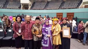Motivasi Generasi Muda Kenal Batik Selama 26 tahun, Ida Maryati Terima Penghargaan di GBN Jakarta