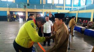 Bupati Serahkan Bonus Atlet Peraih Medali Porprov Jambi