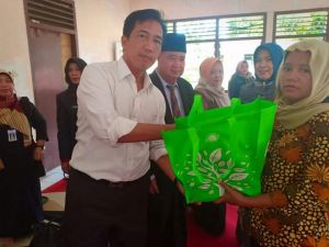 Arief Munandar Santuni Panti Sosial Bina Wanita Ekspsikotik Harapan Muliya 