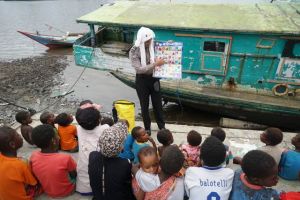 Binmas Noken Polri Gandeng Tenaga Pendidik Mengajar Anak-Anak Suku Kamoro