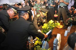 Wakasad  Jenderal TNI (Purn) George Toisutta Pemimpin Baik, Tegas dan Cemerlang