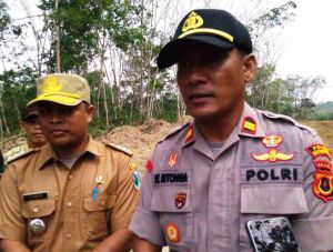 Kapolsek Bajubang Sambut Positif Pembukaan Jalan Baru Lewat Program TMMD