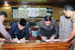Bupati dan DPRD Tanjab Barat Tandatangani Nota Kesepakatan KUPA- PPAS Perubahan APBD Tahun 2019