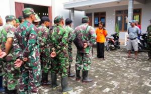 Prajurit Yonif 410/Alugoro Terjun ke TMMD 105 Demak