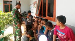 TNI Satgas TMMD Semakin Diidolakan Anak-Anak
