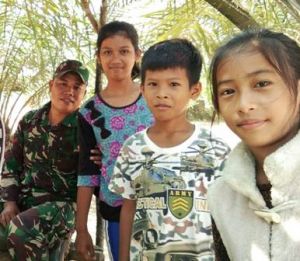 Kopda Sisiri Berikan Motivasi ke Anak - Anak Agar Semangat Belajar