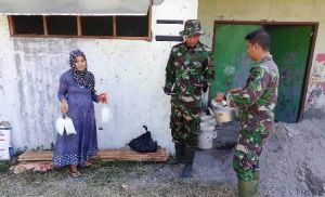 ''Ingin Perhatikan Pak Tentara Yang Telah Membangun Desa Saya''