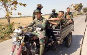 Angkutan Roda Tiga jadi Primadona di Lokasi TMMD