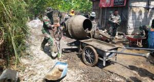 Tentara Demak Juga Beton Jalur Sekolah Anak-anak