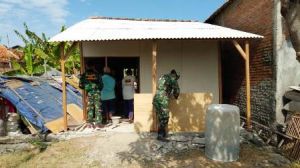 Direhab Tentara, Jaminan Rumah Mbah Kholil Tidak Bocor Lagi