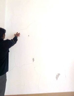Dinding Rumah Sakit Pratama di Sungai Penuh Retak-retak, Dinas PU Sebut Karena Kualitas Pasir