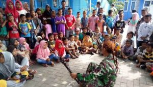 Kepiawaian Ndalang Babinsa Dorong Keakraban TNI dan Warga