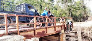 Jembatan TMMD di Desa Ladang Peris Dicat Hitam dan Putih