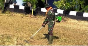 TNI Kodim 0716/Demak Yang Mahir Potong Rumput