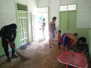 Rumah Sriyono Hampir Rampung, Warga dan Satgas Tetap Semangat Gotong Royong