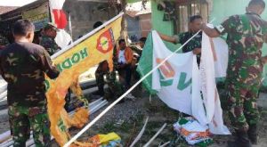 TNI dan Warga Persiapkan Sarpras Upacara Penutupan TMMD