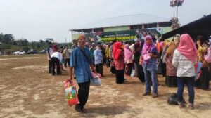 Bazar Pasar Murah dan Pembagian Sembako TMMD Kodim 0415/Bth Diserbu Warga