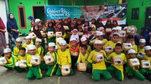 Dukung Go Green, Insan Madani Distribusi Daging Qurban Gunakan Keranjang Bambu