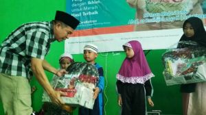 Tak Hanya Penyembilihan Hewan Kurban, Insan Madani-BNI Syariah Gelar Kegiatan Bersama Siswa 