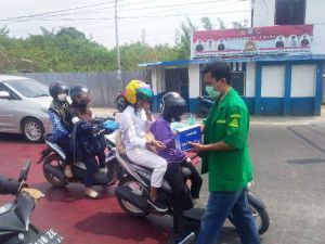 Bagi-Bagi Masker, GP Ansor Kota Jambi Minta Pemerintah Gerak Cepat
