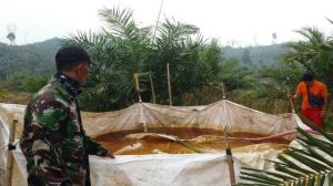 Antisipasi Kebakaran Lahan, Tim Terpadu Karhutla Desa Bukit Suban Buat Embung