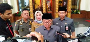 Paripurna Perpisahan, Tangis Gubernur Jambi Pecah Sedih Ingin Punya Wakil tapi Ada yang Jahil