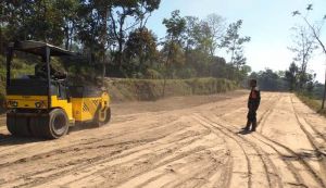 Persiapkan Lokasi Upacara Pembukaan TMMD, Alat Berat Terus Digeber