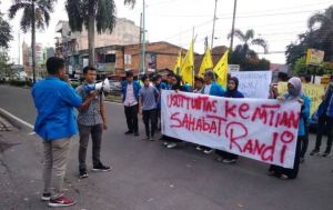 PMII Jambi Aksi Solidaritas di Polda, Orator: Kami Benci Polisi yang Represif