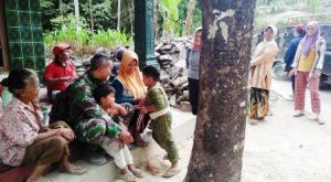 Tak Canggung Lagi Warga Untuk Bergaul Dengan Sosok Tentara