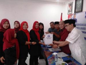 Safrial Ambil Formulir Cagub di Demokrat