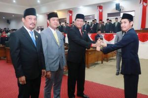 Tiga Pimpinan Definitif DPRD Tanjabbarat Resmi Dilantik