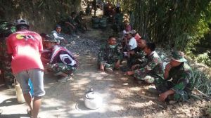 Rasa Lelah Terobati Saat Makan Bersama Warga