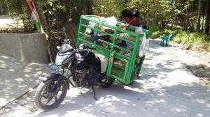 Ditempati Pasukan TMMD, Belanja Bu Jumirah Berlipat