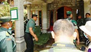 Juga Kunjungi Rumah Yang Ditempati Pasukan