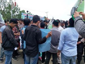 Aksi Himpunan Mahasiswa Islam  di HUT Tanjabtim, Ini Tuntutan ke Bupati