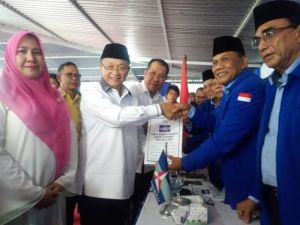Serahkan Berkas ke Demokrat, CE Siap Bawa Jambi Tiga Besar di Sumatera