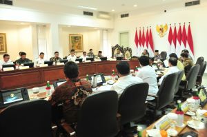 Soal Tarif BPJS dan Revisi UU, Presiden Jokowi Minta Menko Polhukam Komunikasi Dengan Semua Pihak