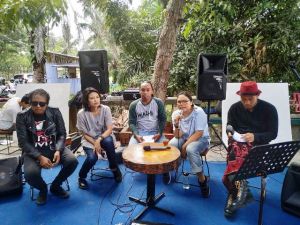 Peringati Hari Pohon, Kelompok Pecinta Lingkungan Ini Tanam Pohon dan Gelar Atraksi Seni