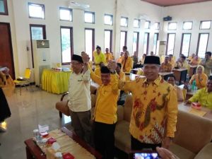 Al Haris, Cek Endra dan Fasha Bergandengan Tangan di Golkar